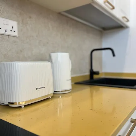 Rosalina Residences بيركيركارا